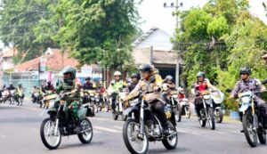 Polresta Banyuwangi Gelar KRYD Dengan Patroli Gabungan Skala Besar Ciptakan Tahapan Pilkada 2024 Kondusif