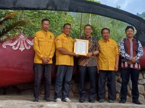 Fadli Zon Terima Sertifikat Kurator Keris, Momentum Penting Pelestarian Budaya Nusantara