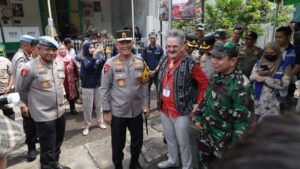 Tinjau TPS, Kapolda Jatim : Pilkada Serentak 2024 di Jatim Berjalan Lancar Sesuai Rencana