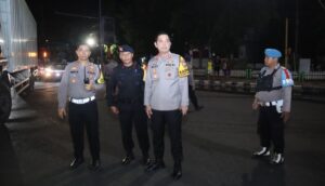 Polres Situbondo Bersama TNI Gelar Patroli Pasca Hasil Quick Count, Antisipasi Gesekan Antar Pendukung Paslon