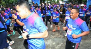 Ratusan Peserta Antusias Ikuti FIKKIA Run 2024 di Banyuwangi, Meski Diguyur Hujan
