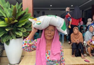 BULOG Banyuwangi Salurkan 1,29 Juta Kilogram Beras Bantuan Menjelang HBKN