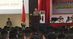 Wakapolda Jatim Beri Pembekalan Pengantar Tugas Siswa Diktuk Bintara Polri Gelombang II/2024 di SPN
