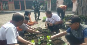 Wujudkan Asta Cita Polisi dan TNI bersama Warga Kota Mojokerto Gelorakan Swasembada Pangan