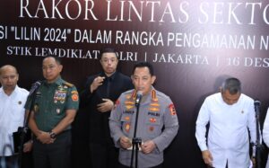 Kapolri: Personel Gabungan Polri-TNI Amankan 61 Ribu Lokasi Ibadah dan Rekreasi Saat Natal-Tahun Baru