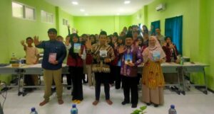 Tim Jemari dan Duta Perpustakaan MTsN 1 Banyuwangi Gelar Workshop Jurnalistik Modern