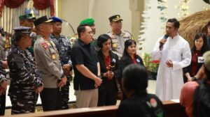 Kapolda Jatim dan Forkopimda Pastikan Keamanan Ibadah Malam Natal di Surabaya