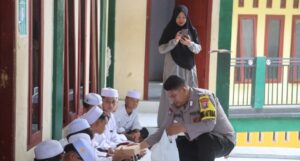 Wujudkan Program Asta Cita Polres Probolinggo Berbagi Makanan Bergizi di Sekolah