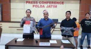 Polisi Berhasil Menangkap Komplotan Begal Bersajam Kerap Beraksi di Surabaya