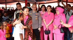 Ketua Umum Bhayangkari Rayakan Natal Bersama Korban Erupsi Gunung Lewotobi