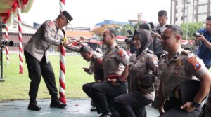 Kapolda Jatim Pimpin Upacara Kenaikan Pangkat  3.057  Personel