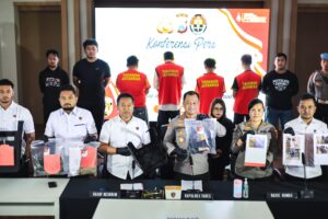 Polrestabes Surabaya Amankan 4 Pelaku Debt Collector, yang Aniaya Pengacara