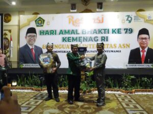 Lentera Sastra Banyuwangi Serahkan Puluhan Buku pada Resepsi HAB ke-79 Kementerian Agama RI
