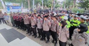 Ratusan Personel Polresta Banyuwangi Amankan Konser Musik Gamon Fun Fest Vol.3 dengan Kondusif