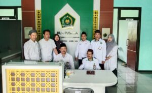 Tim Penilai KUA Glowing Evaluasi Kinerja KUA Kecamatan Gambiran