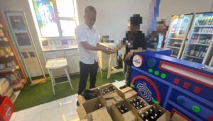 Gerebek Toko Penjual Miras; Satresnarkoba Polresta Banyuwangi Amankan Ratusan Botol Barang Bukti