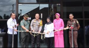 Kapolres Blitar Bersama Bupati Resmikan Mal Pelayanan Publik “Prabu Hayam Wuruk