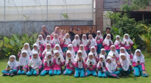 Outing Class Edukatif MI Darun Najah II di Plataran Hayu Glagah Banyuwangi