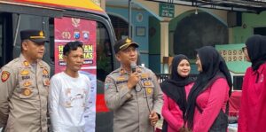Mayur Kamtibmas Polresta Banyuwangi Bagi-bagi Sayur Gratis Wujudkan Kepedulian Kepada Masyarakat