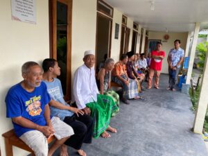Panti Jompo Sahabat Lansia Terima Kunjungan Pasi Intel Lanal Banyuwangi