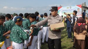 Polres Pasuruan Gelar Jumat Curhat, Bahas Kamtibmas Hingga Gerakan Minum Susu Bagi Anak – anak