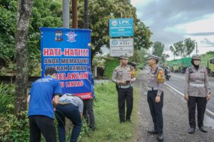 Tekan Angka Laka Lantas, Sat Lantas Polres Jember Supervisi Jalur Black Spot