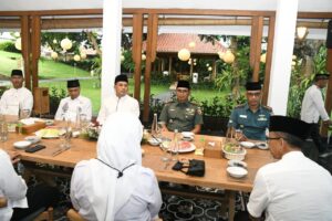 Dandim Letkol Joko Buka Puasa Ramadan Bersama Forkompinda Banyuwangi, sebut Momen Perkuat Sinergi
