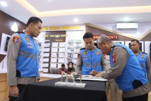 Polresta Banyuwangi Gelar Pengambilan Sumpah dan Penandatanganan Pakta Integritas Penerimaan Polri 2025