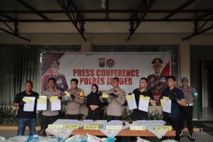 Polisi Berhasil Amankan 2 Tersangka Penyelewengan Pupuk Subsidi di Jember