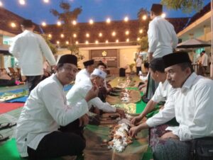 Khataman Al-Qur’an 1.446 Kali Warnai Kebersamaan ASN Kemenag Banyuwangi dalam Buka Puasa