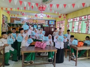 SPPG Polri di Pejaten Bagikan 3.417 Porsi MBG ke Anak-anak di Jaksel