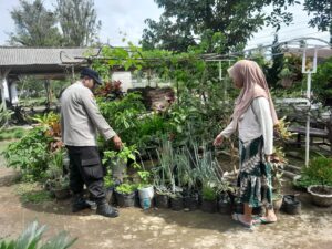 Polresta Banyuwangi Dukung Program Ketahanan Pangan, Bhabinkamtibmas ajak warga manfaatkan lahan pekarangan