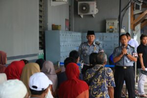 Jamin Keamanan dan Kelancaran Kunjungan Hari Raya Idul Fitri, Lapas Banyuwangi Berikan Sosialisasi dan Simulasi Alur Kunjungan