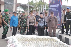 Sepanjang Bulan Ramadhan Polres Blitar Sita dan Musnahkan Ribuan Botol Miras