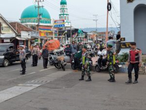 Operasi Ketupat Semeru 2025; Pos Terpadu Pelabuhan ASDP Ketapang Banyuwangi Terjunkan Personil Pengamanan dan Pengaturan Arus Mudik Lebaran