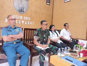 Danlanal Banyuwangi Hadiri Dialog Terbuka dengan BEM Bahas Revisi UU TNI