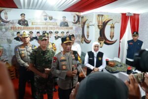 Tinjau Arus Mudik di Rest Area 575 A Ngawi Kapolda Jatim Himbau Pemudik Manfaatkan Posyan Untuk Istirahat