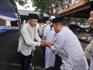Kapolresta Banyuwangi Gelar Sholat Idul Fitri 1446 H Bersama Keluarga Besar Polresta di Masjid Roudlotul Jannah