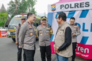 Wakapolda Jatim Tinjau Posyan Karanglo, Pantau Arus Balik Lebaran di Wilayah Malang Raya
