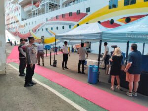 Polres Pelabuhan Tanjung Perak Optimalkan Pelayanan Arus Balik Jalur Laut