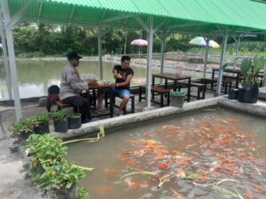 Budi Daya Ikan Komsumsi; Bhabinkamtibmas Polresta Banyuwangi Dukung Ketahanan Pangan
