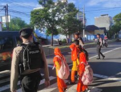 Dengan Humanis; Polresta Banyuwangi Sebar Personil Commander Wish Pagi berikan Layanan Ke Masyarakat