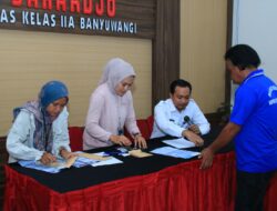 Lapas Banyuwangi Serahkan Rekening bagi Warga Binaan, Komitmen Berantas Peredaran Uang Tunai