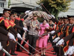 Tradisi Pedang Pora Sambut Kapolres Jember AKBP Bobby Condroputra S.H, S.I.K, M.Si