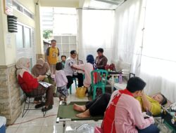 Puluhan Warga Antusias Ikuti Donor Darah di KDS, Desa Gitik Banyuwangi
