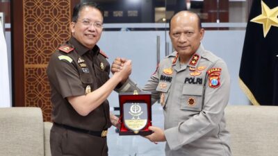 Kapolda Jatim Terima Kunjungan Kajati Perkuat Sinergitas Antar Lembaga Penegak Hukum