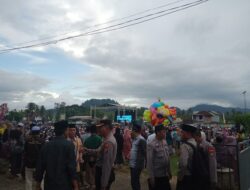 Polresta Banyuwangi terjunkan personel Pengamanan; Khidmat dan Meriah Ribuan Warga Hadiri Pengajian Akbar “Banyuwangi Bersholawat” di Glenmore