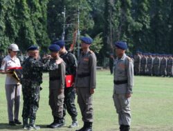 Kalemdiklat Polri Pimpin Penutupan Dikbangspes Dasar Brimob Mahasiswa STIK Angkatan 83 TA 2025 di Watukosek