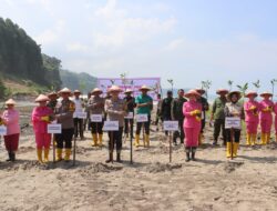 Sambut Hari Bhayangkara ke-79 Polres Tulungagung dan Bhayangkari Gelar Baksos dan Tanam Mangrove