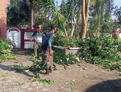 Sinergi Koramil Tegaldlimo dan Pemdes Purwoagung Wujudkan Lingkungan Melalui Jumat Bersih Produktif